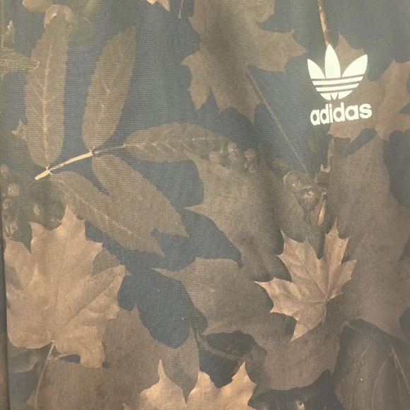 Adidas BNWT wide leg slouchy all over leaf camo pantaloon pants size 12 RARE - Picture 7 of 10